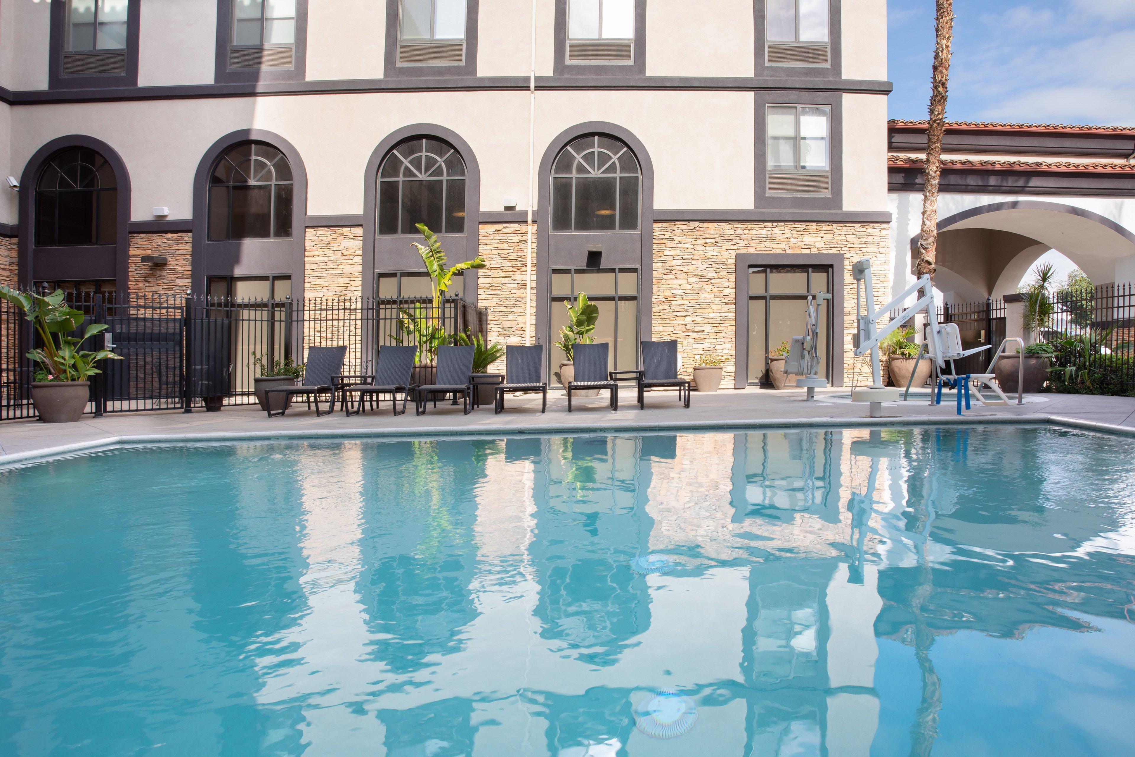 Holiday Inn Express Ontario By Ihg Creekside Eksteriør billede