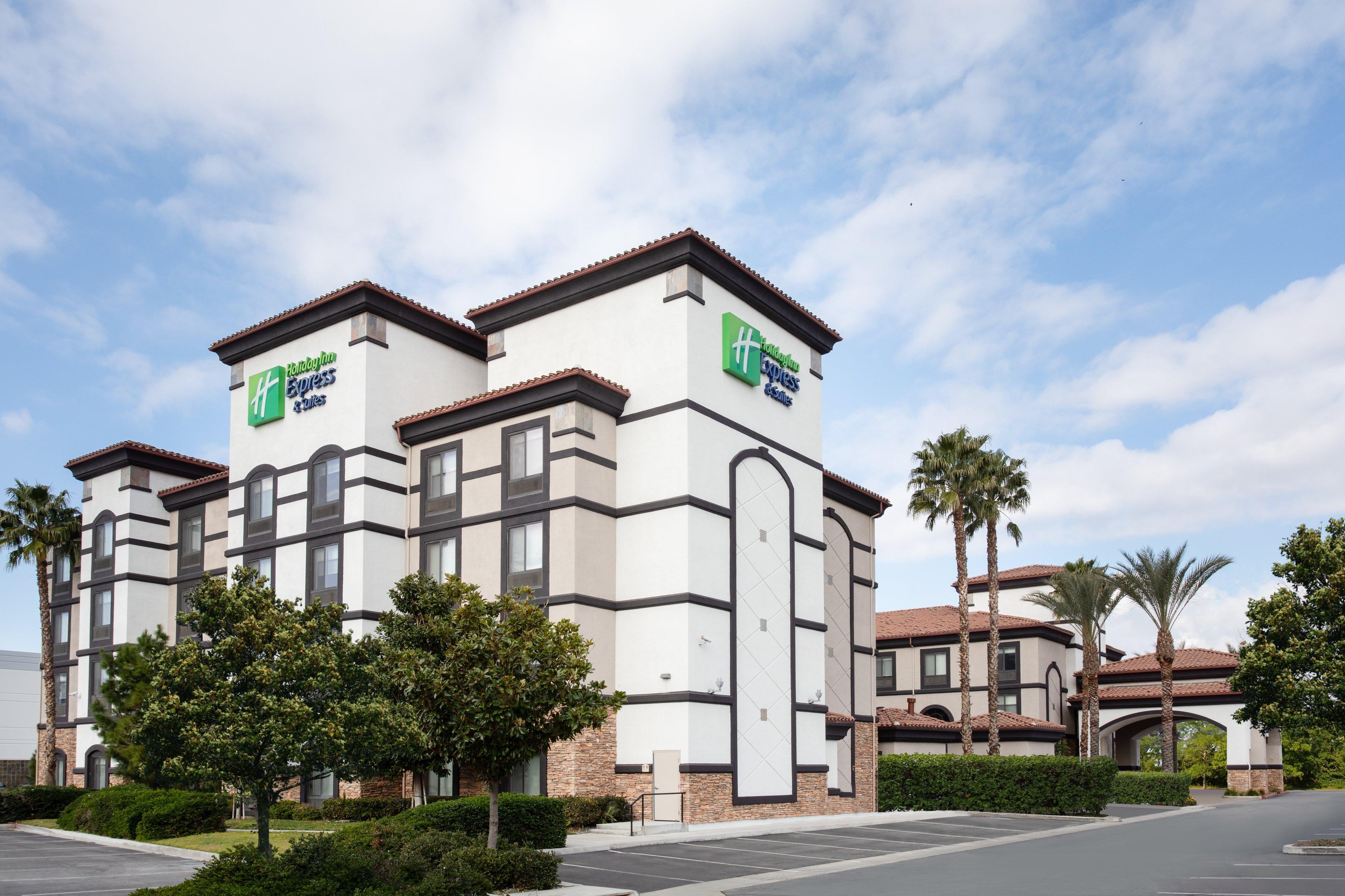 Holiday Inn Express Ontario By Ihg Creekside Eksteriør billede