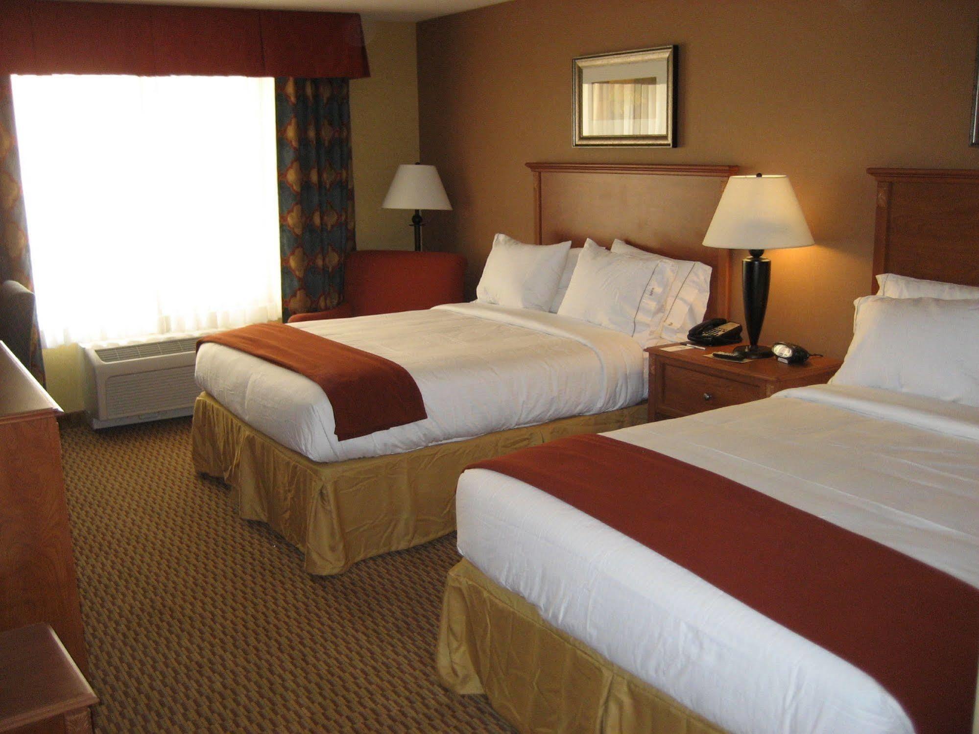 Holiday Inn Express Ontario By Ihg Creekside Eksteriør billede