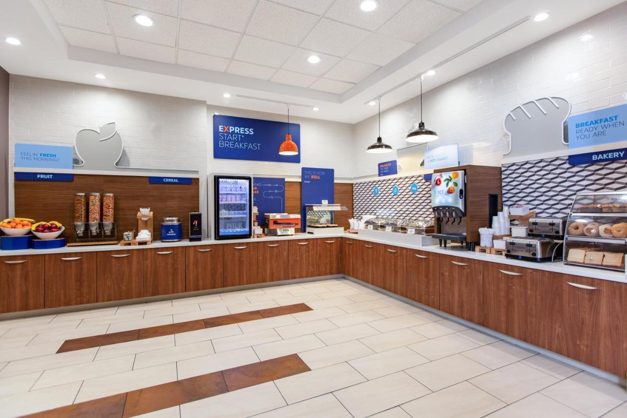 Holiday Inn Express Ontario By Ihg Creekside Eksteriør billede